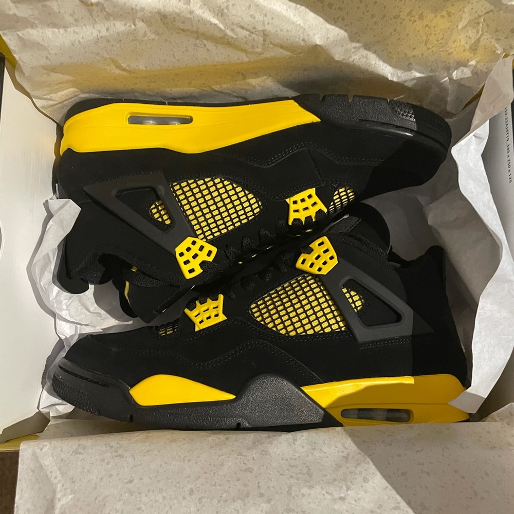 Air Jordan 4 Retro 'Thunder' 2023